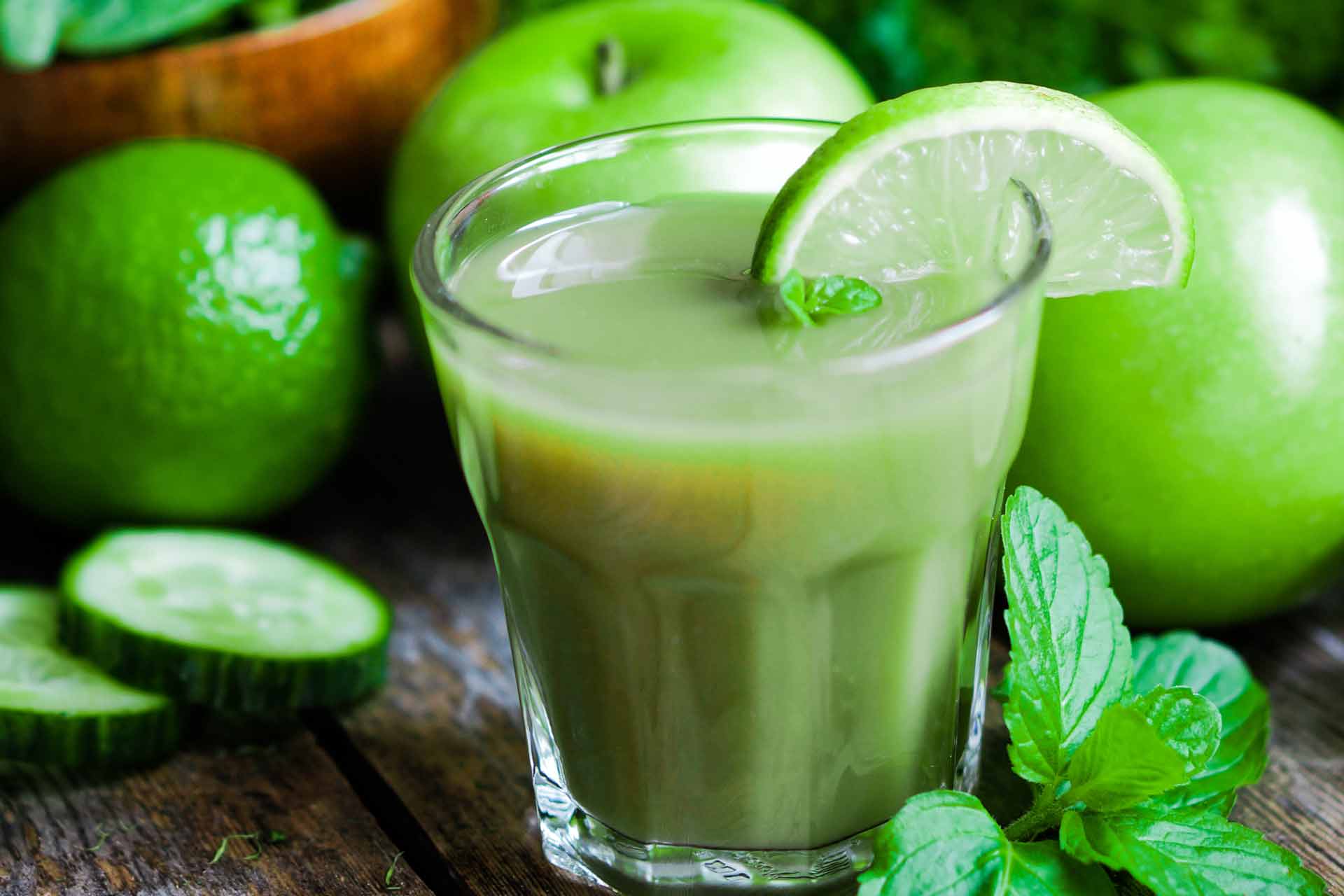 applpe-and-lime-juice