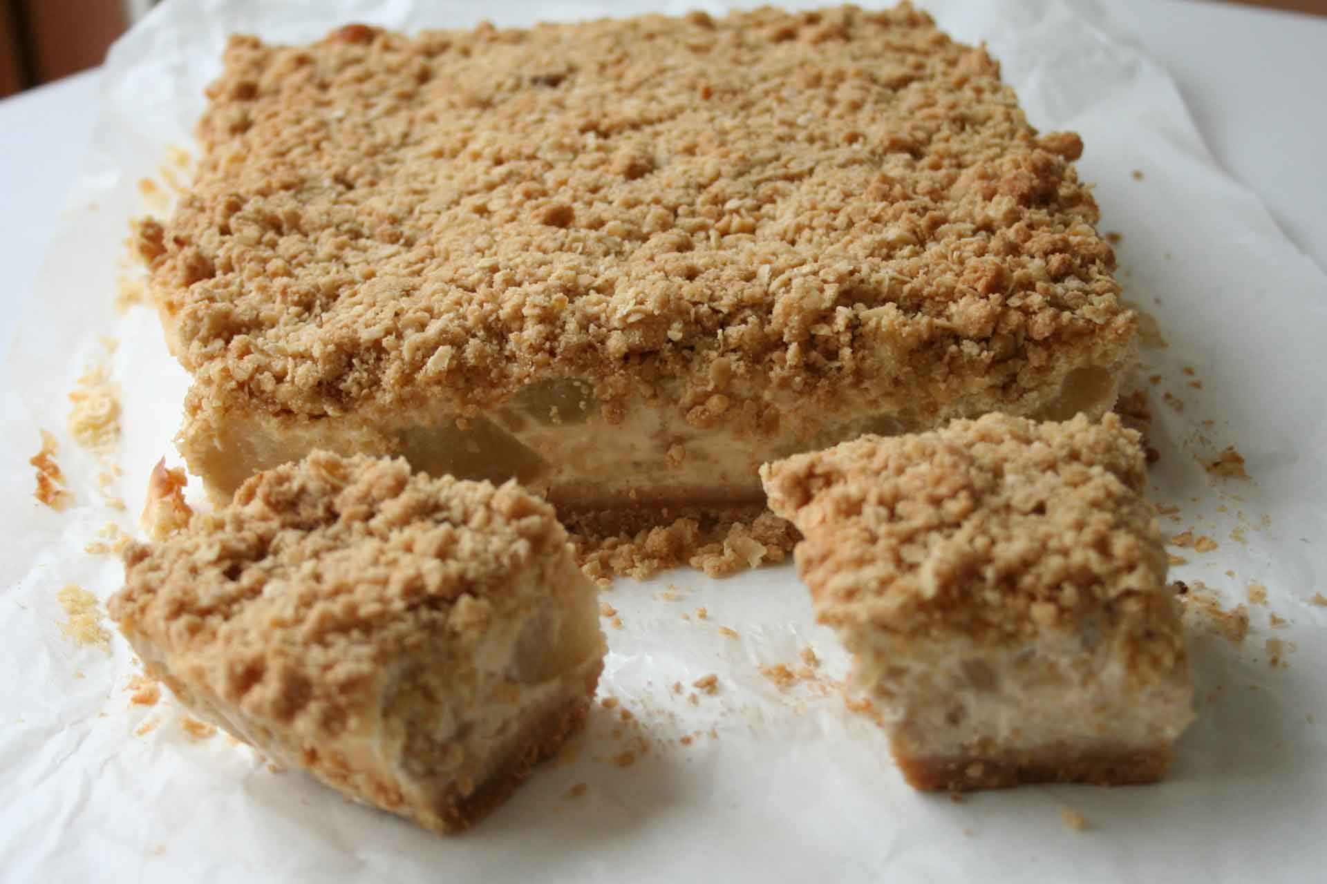 apple-crumble-cheesecake