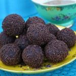 Chocolate Fruit and Nut Balls