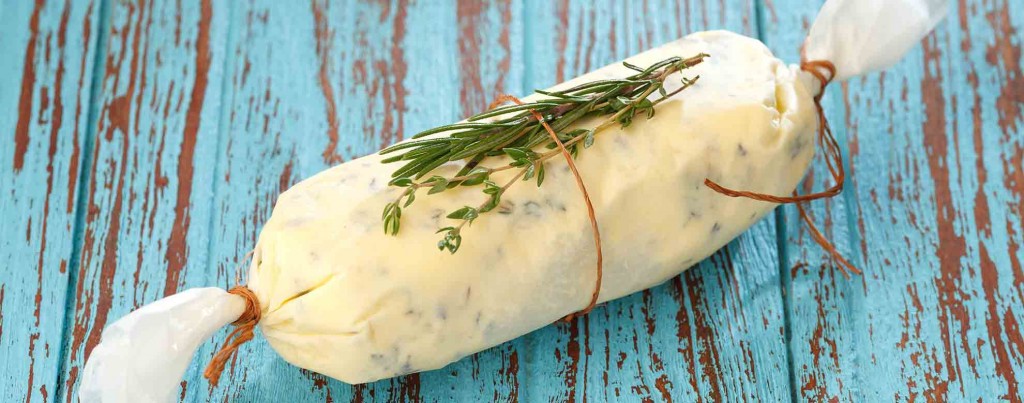how-to-make-home-made-butter-herbs (1)