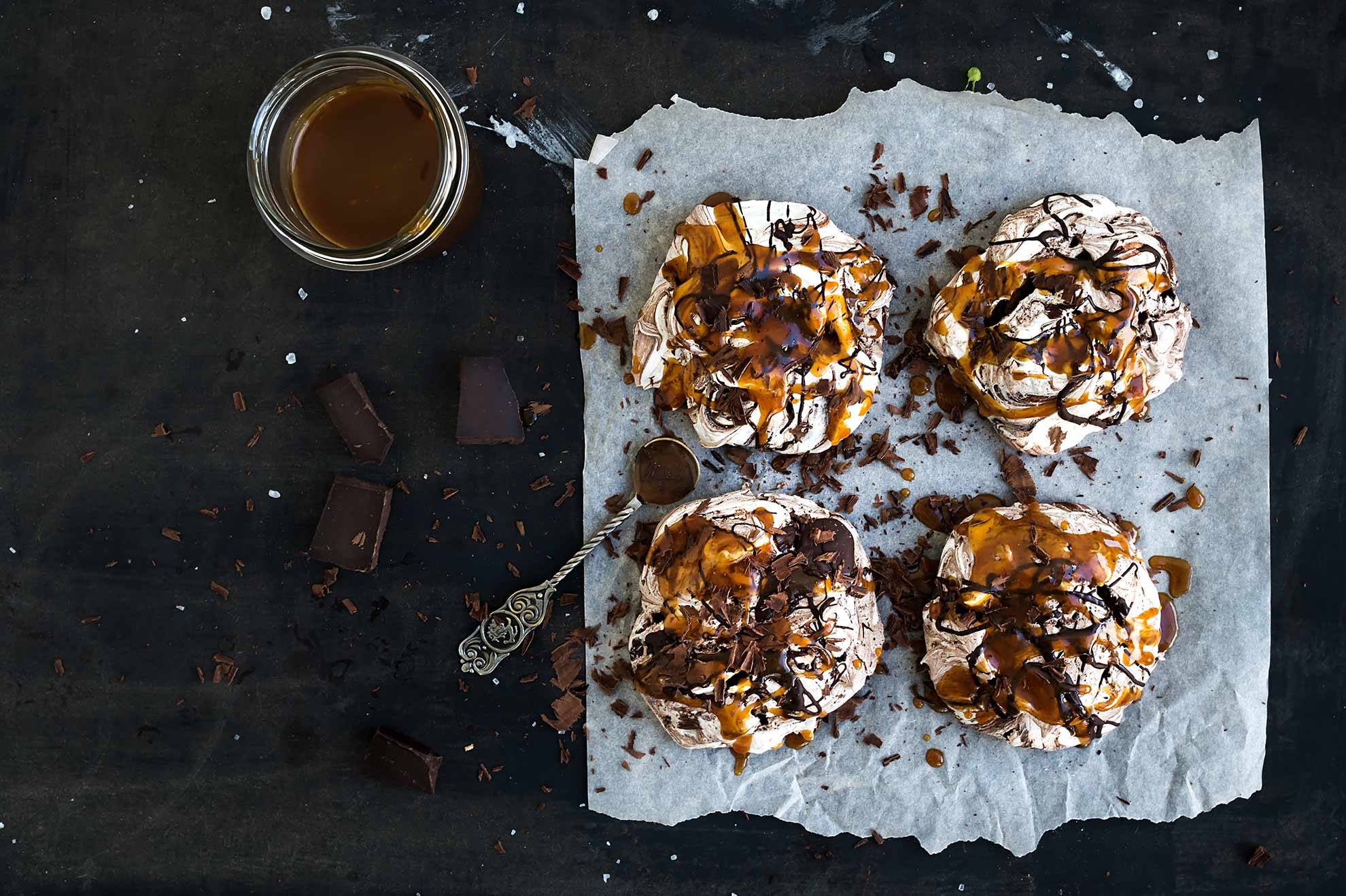 dark-chocolate-salted-caramel-meringues-featured