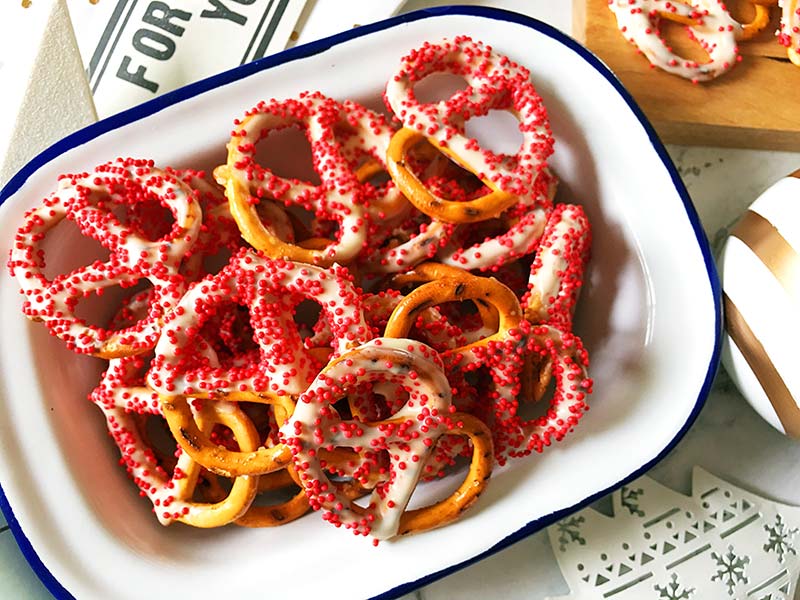 chocolate Christmas pretzels