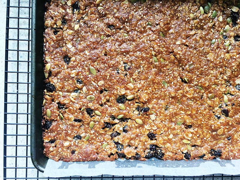 muesli bar slice