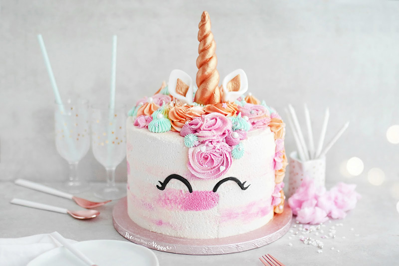 pretty unicorn cakes