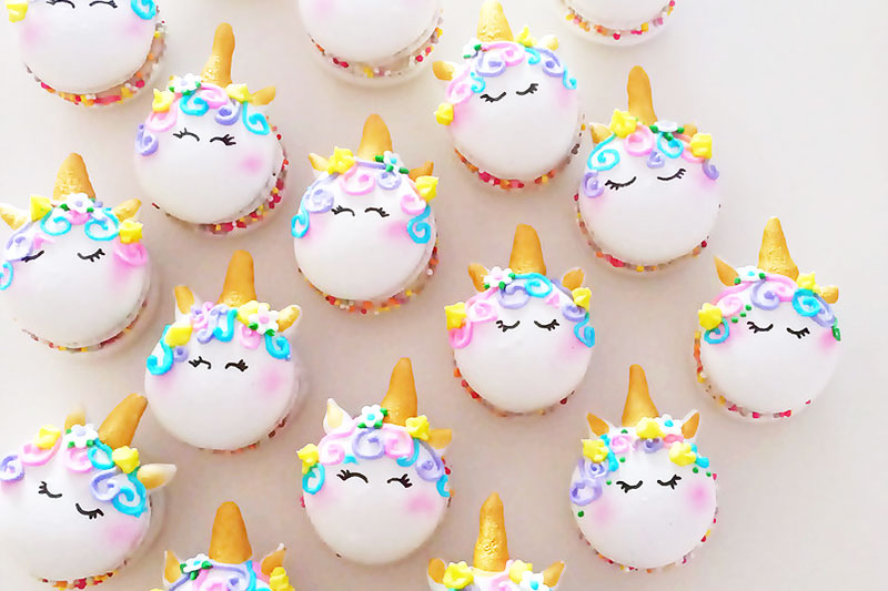 unicorn party food - unicorn macaroons